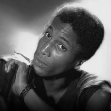 Michael Wright dies