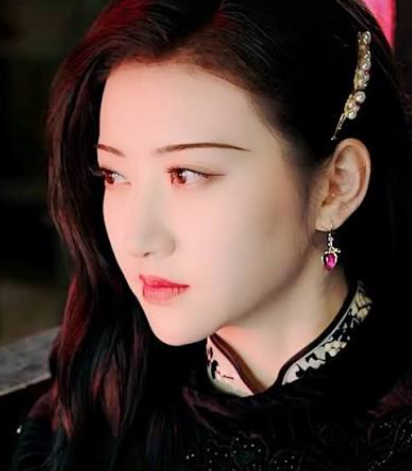 Jing Tian is being demanded to pay 30 million [yuan] by Justin Sun—will she be blacklisted? Lawyer explains: legally, this is very different from Zheng Shuang’s surrogacy controversy.