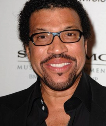 Lionel Richie Hospitalized In ICU After St. Louis Concert
